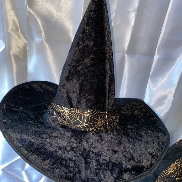 Halloween costume - Picture 3 of 3